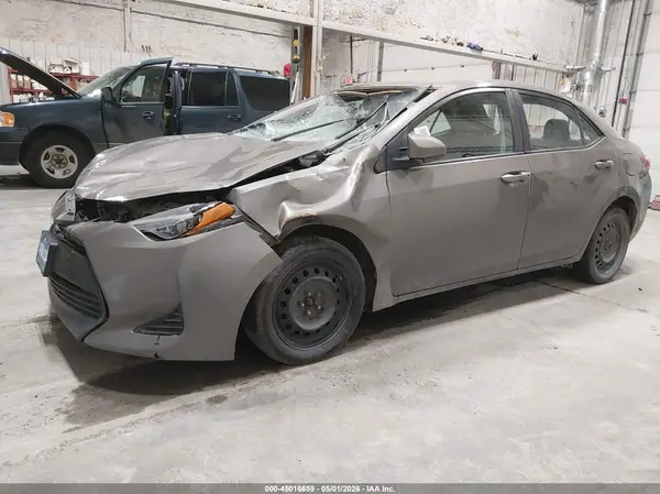 2T1BURHE8JC074792 2018 TOYOTA COROLLA - Image 2