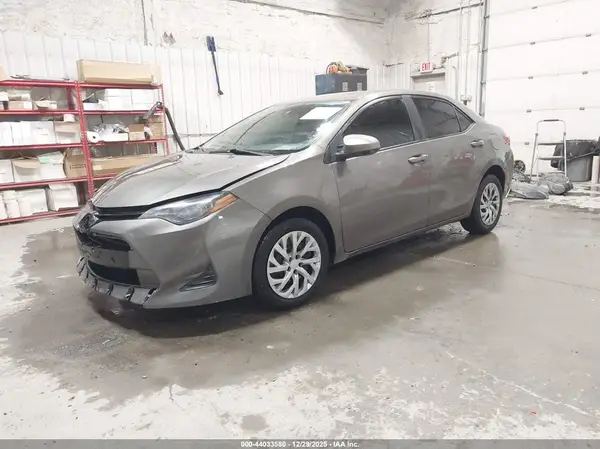 2T1BURHE8JC075828 2018 TOYOTA COROLLA - Image 2