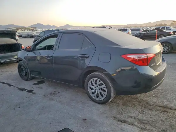 2T1BURHE8JC077966 2018 TOYOTA COROLLA - Image 2