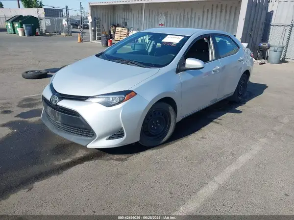 2T1BURHE8JC079085 2018 TOYOTA COROLLA - Image 2
