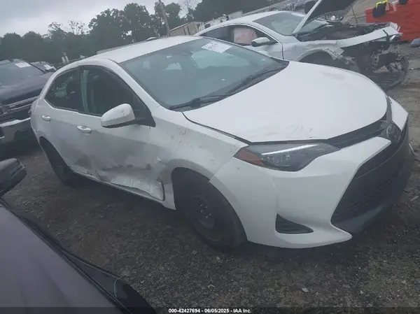 2T1BURHE8JC081435 2018 TOYOTA COROLLA - Image 1