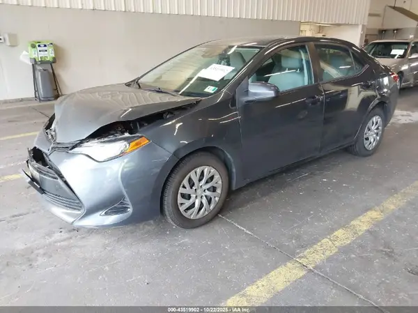 2T1BURHE8JC085663 2018 TOYOTA COROLLA - Image 2