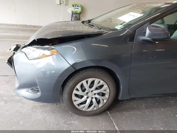 2018 TOYOTA COROLLA auction photo 6