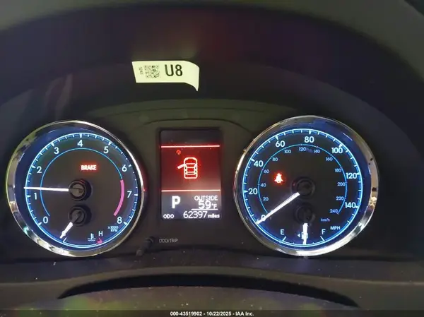 2018 TOYOTA COROLLA auction photo 7
