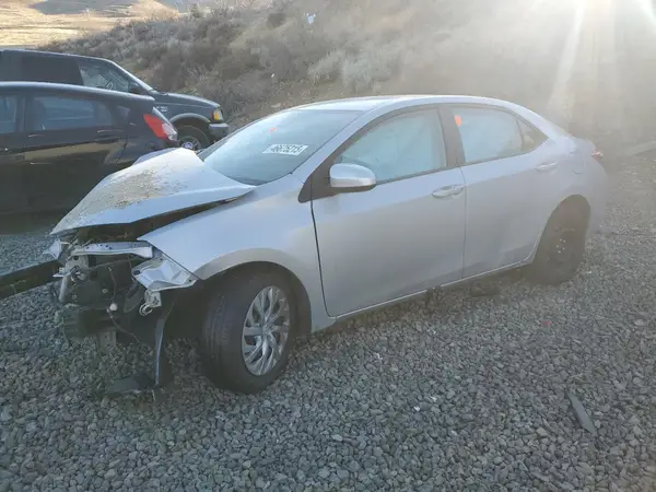 2T1BURHE8JC088546 2018 TOYOTA COROLLA - Image 1