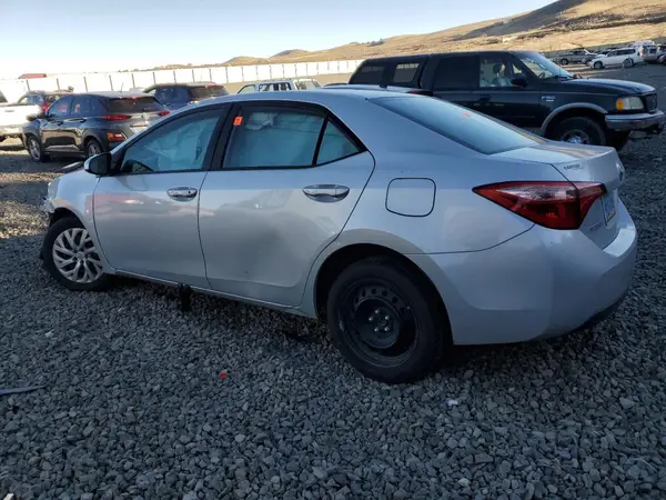 2T1BURHE8JC088546 2018 TOYOTA COROLLA - Image 2