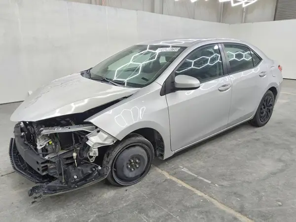 2T1BURHE8JC088773 2018 TOYOTA COROLLA - Image 1