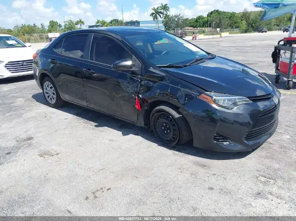 2T1BURHE8JC096887 2018 TOYOTA COROLLA - Image 1