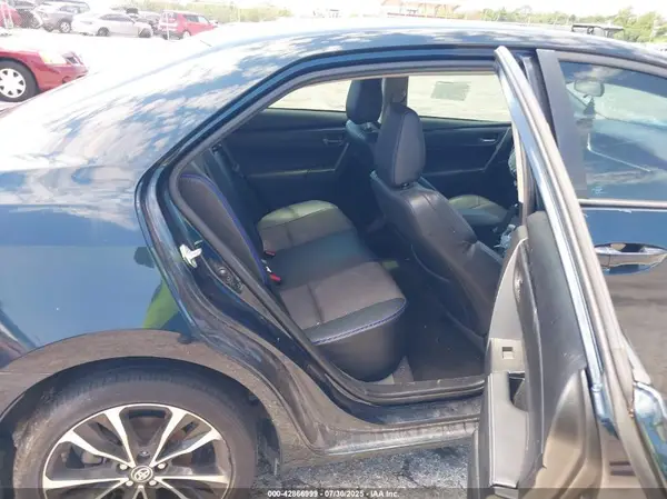 2T1BURHE8JC099370 2018 TOYOTA COROLLA - Image 8
