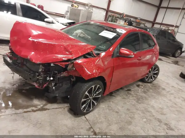 2T1BURHE8JC100632 2018 TOYOTA COROLLA - Image 2