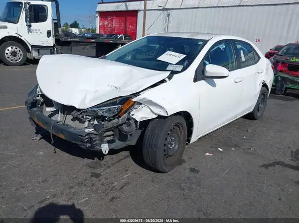 2T1BURHE8JC104521 2018 TOYOTA COROLLA - Image 2