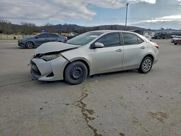 2T1BURHE8JC104700 2018 TOYOTA COROLLA - Image 1