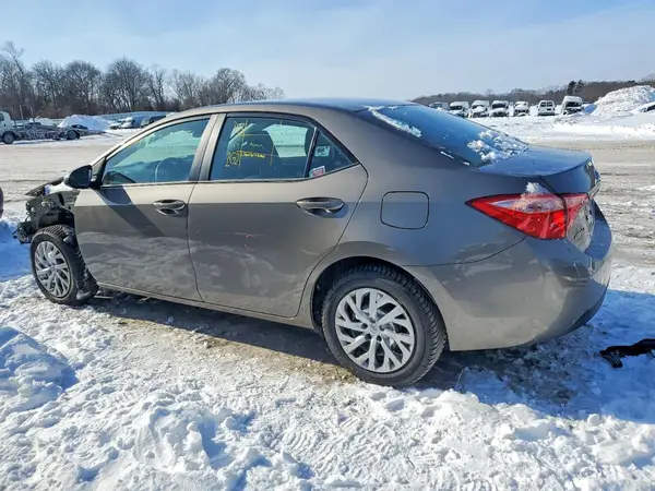 2T1BURHE8JC108021 2018 TOYOTA COROLLA - Image 2