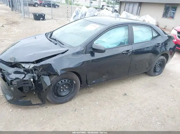 2T1BURHE8JC113915 2018 TOYOTA COROLLA - Image 2