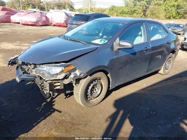 2T1BURHE8JC114403 2018 TOYOTA COROLLA - Image 2