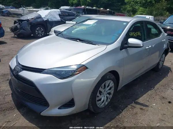 2T1BURHE8JC116054 2018 TOYOTA COROLLA - Image 2