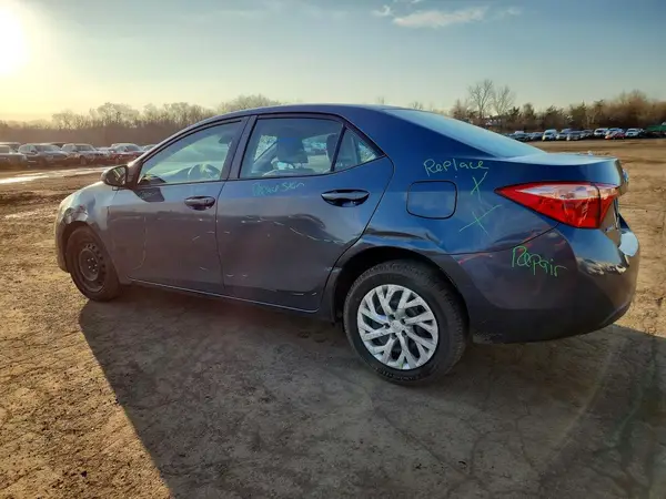 2T1BURHE8JC119066 2018 TOYOTA COROLLA - Image 2