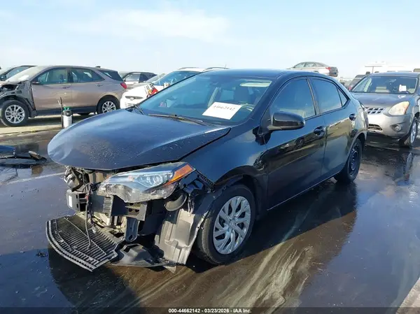 2T1BURHE8JC120797 2018 TOYOTA COROLLA - Image 2