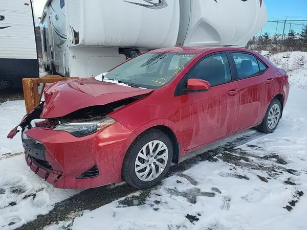 2T1BURHE8JC122419 2018 TOYOTA COROLLA - Image 1