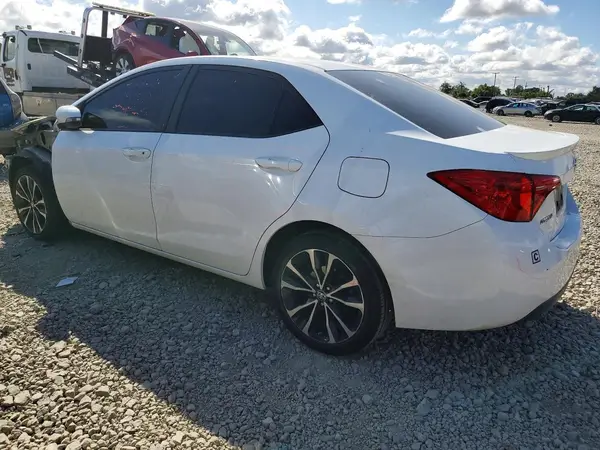2T1BURHE8JC124025 2018 TOYOTA COROLLA - Image 2