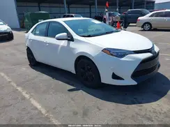 2T1BURHE8JC124445 2018 TOYOTA COROLLA