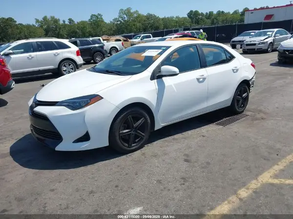 2T1BURHE8JC124445 2018 TOYOTA COROLLA - Image 2