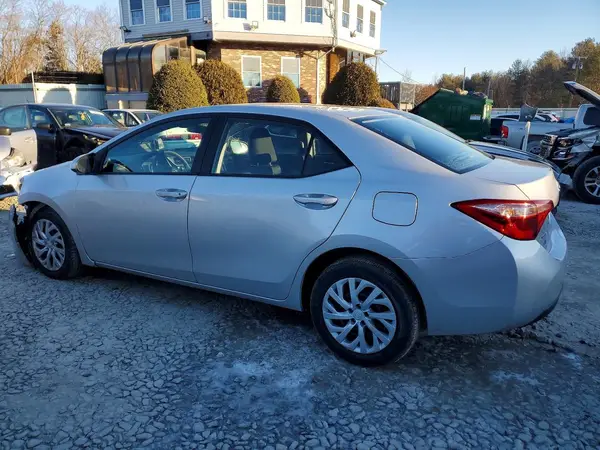 2T1BURHE8JC970428 2018 TOYOTA COROLLA - Image 2