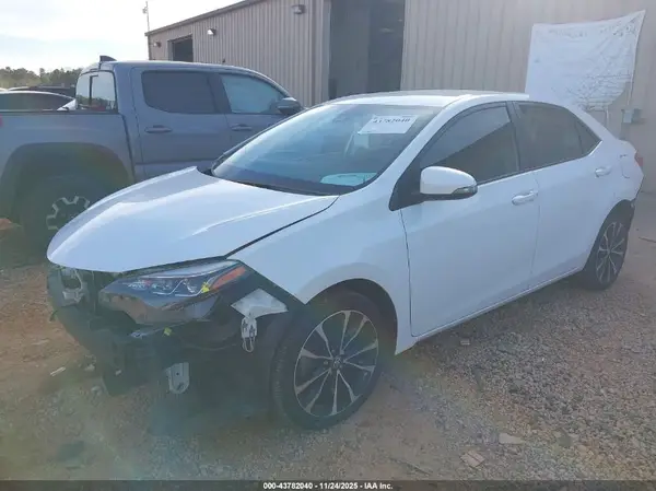 2T1BURHE8JC974818 2018 TOYOTA COROLLA - Image 2