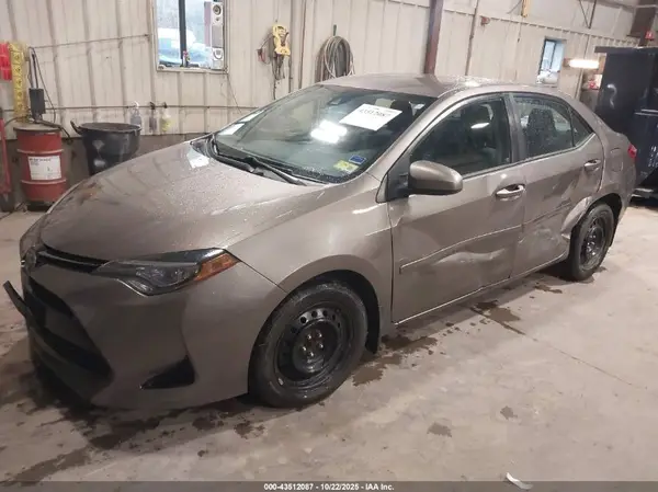 2T1BURHE8JC978982 2018 TOYOTA COROLLA - Image 2