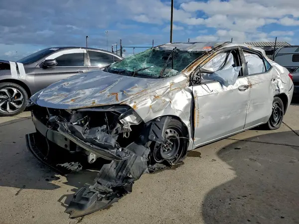 2T1BURHE8JC980487 2018 TOYOTA COROLLA - Image 1