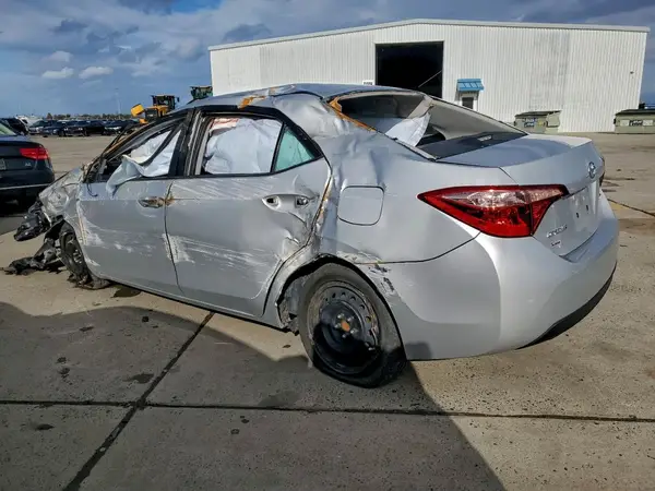 2T1BURHE8JC980487 2018 TOYOTA COROLLA - Image 2