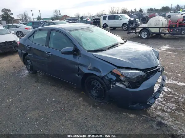 2T1BURHE8JC980781 2018 TOYOTA COROLLA - Image 1