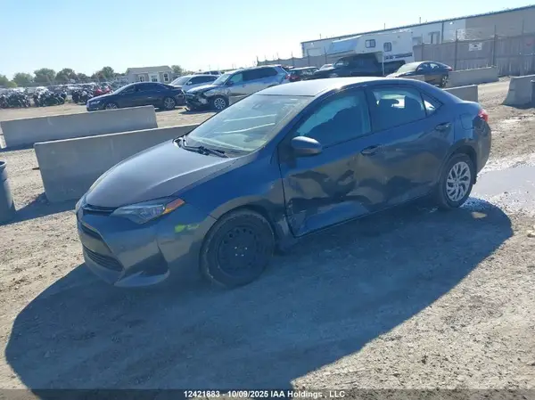 2T1BURHE8JC982398 2018 TOYOTA COROLLA - Image 2