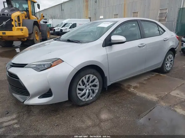 2T1BURHE8JC983602 2018 TOYOTA COROLLA - Image 2