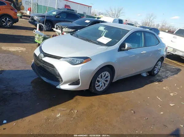 2T1BURHE8JC985995 2018 TOYOTA COROLLA - Image 2