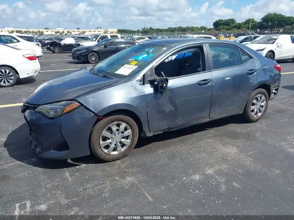2T1BURHE8JC987651 2018 TOYOTA COROLLA - Image 2