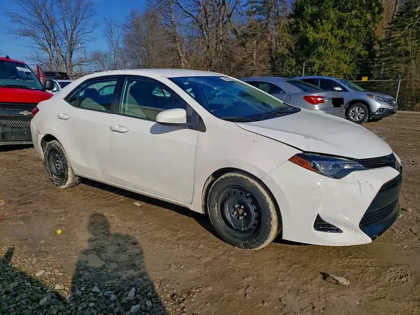 2T1BURHE8JC988685 2018 TOYOTA COROLLA - Image 2