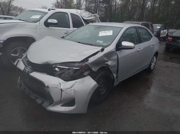 2T1BURHE8JC989500 2018 TOYOTA COROLLA - Image 2