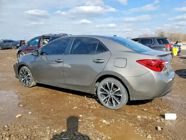 2T1BURHE8JC991117 2018 TOYOTA COROLLA - Image 2