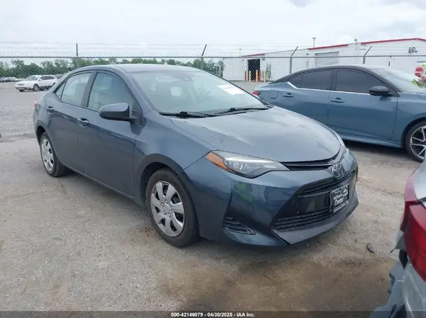 2T1BURHE8JC992526 2018 TOYOTA COROLLA - Image 1