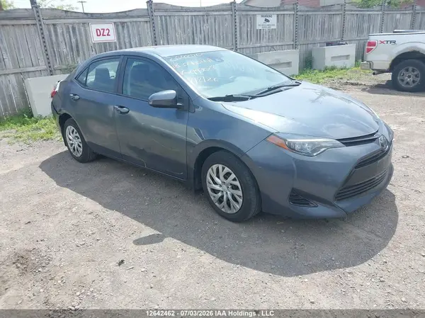 2T1BURHE8JC993028 2018 TOYOTA COROLLA - Image 1