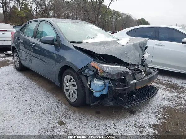 2T1BURHE8JC993434 2018 TOYOTA COROLLA - Image 1