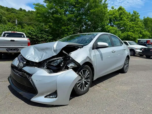 2T1BURHE8JC993613 2018 TOYOTA COROLLA - Image 2