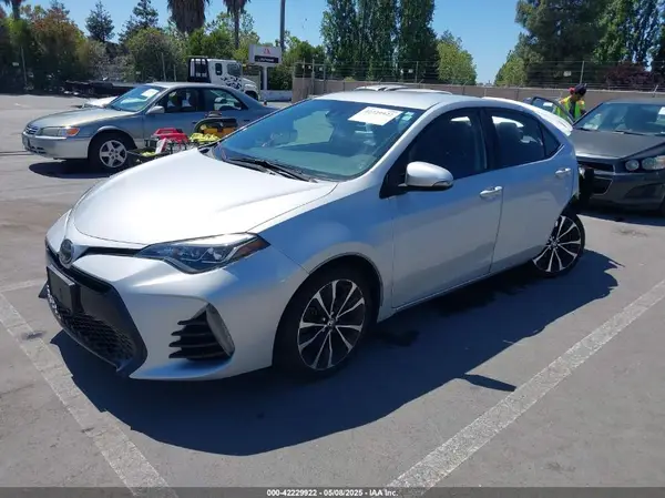 2T1BURHE8JC994325 2018 TOYOTA COROLLA - Image 2