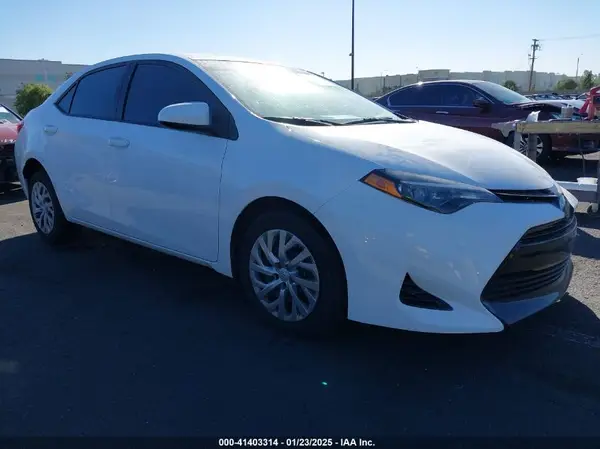 2T1BURHE8KC145801 2019 TOYOTA COROLLA - Image 1