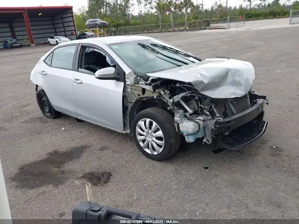 2T1BURHE8KC170584 2019 TOYOTA COROLLA - Image 1