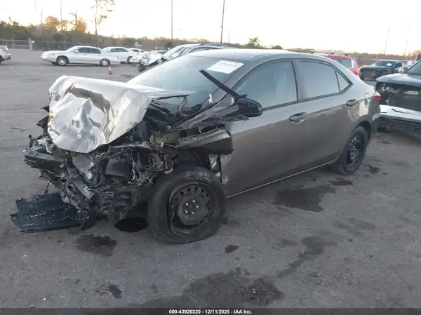 2T1BURHE8KC199759 2019 TOYOTA COROLLA - Image 2