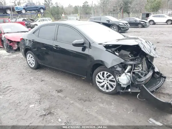 2T1BURHE8KC204734 2019 TOYOTA COROLLA - Image 1