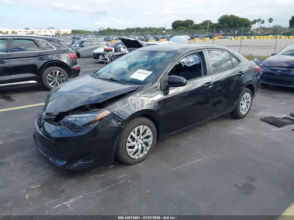 2T1BURHE8KC205706 2019 TOYOTA COROLLA - Image 2