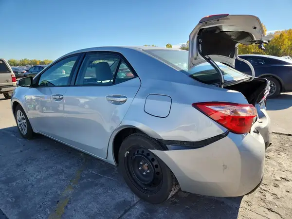 2T1BURHE8KC207262 2019 TOYOTA COROLLA - Image 2